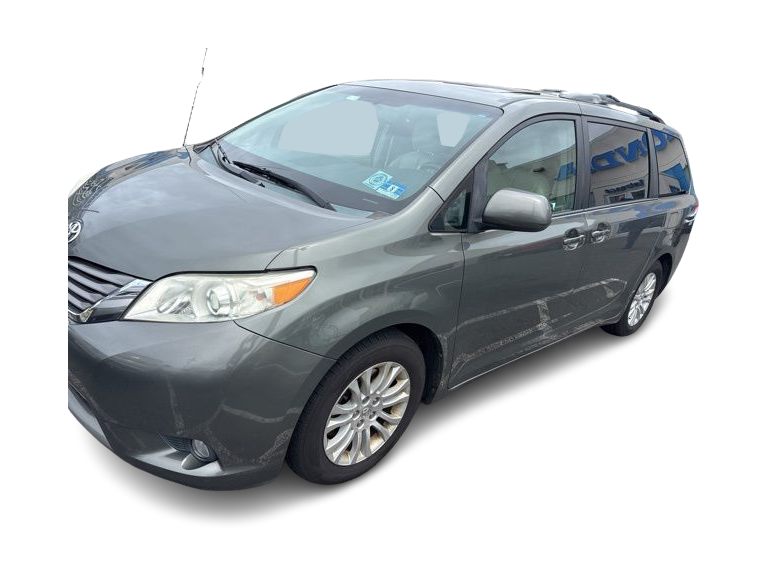 Thumbnail: 2012 Toyota Sienna - 10