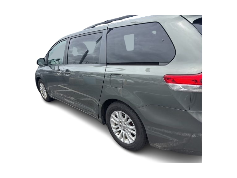 Thumbnail: 2012 Toyota Sienna - 12