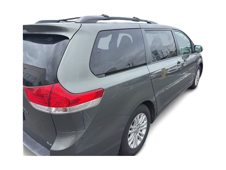 Thumbnail: 2012 Toyota Sienna - 17