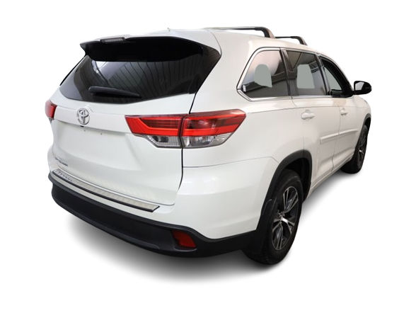 2017 Toyota Highlander LE 22