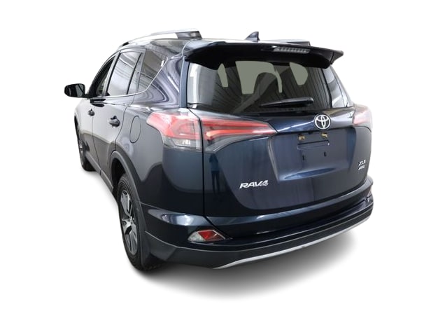 Thumbnail: 2018 Toyota RAV4 - 21