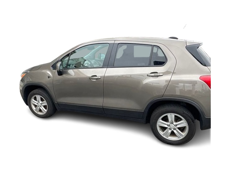Thumbnail: 2022 Chevrolet Trax - 2
