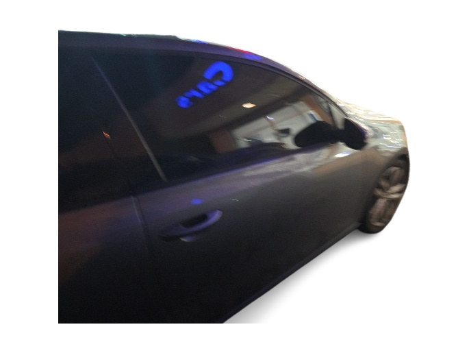 Thumbnail: 2012 Volkswagen Golf - 17