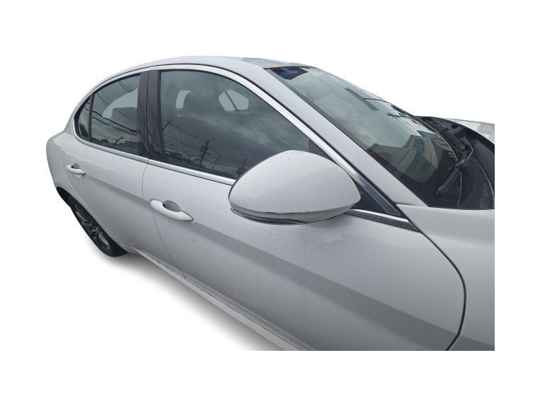 Thumbnail: 2019 Alfa Romeo Giulia - 30