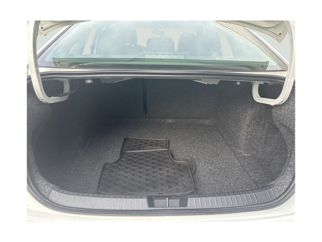 Thumbnail: 2019 Volkswagen Jetta - 13