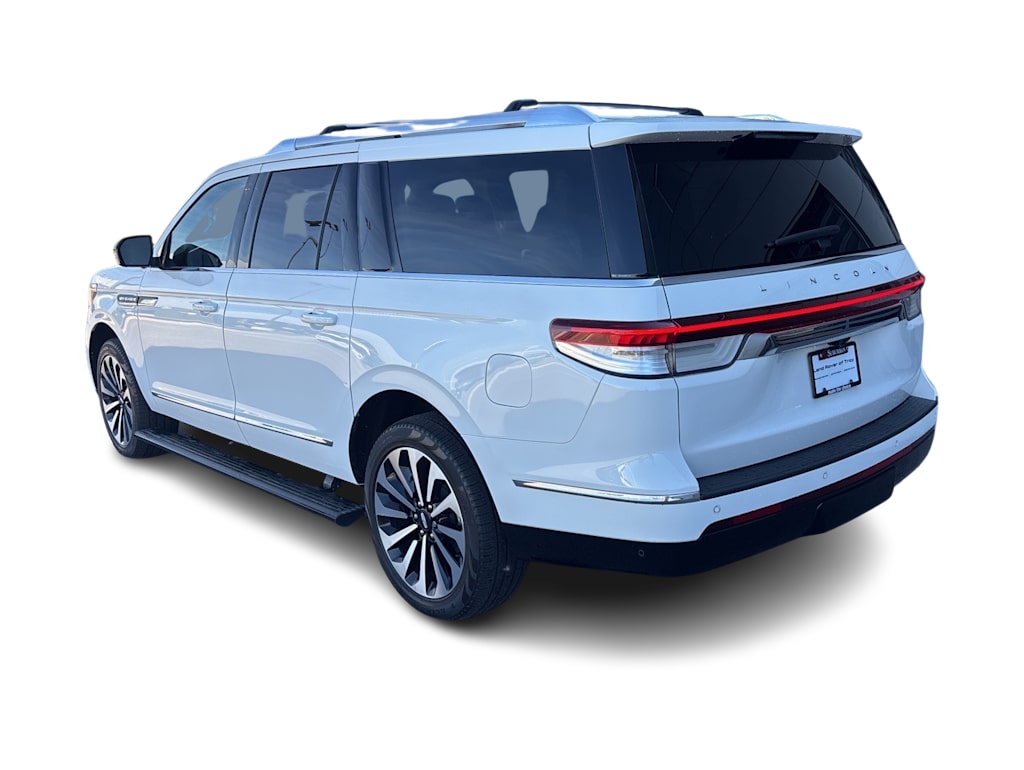 Thumbnail: 2023 Lincoln Navigator L - 4