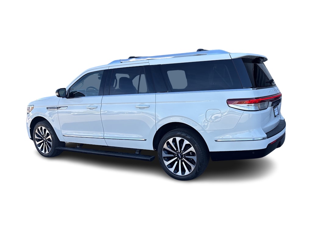 Thumbnail: 2023 Lincoln Navigator L - 15