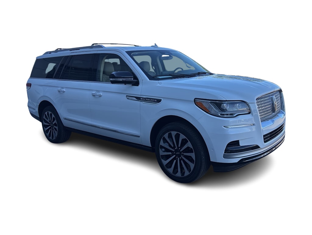 Thumbnail: 2023 Lincoln Navigator L - 19