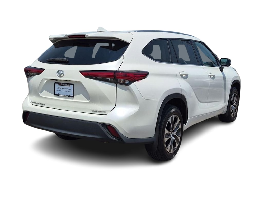 Thumbnail: 2021 Toyota Highlander - 20