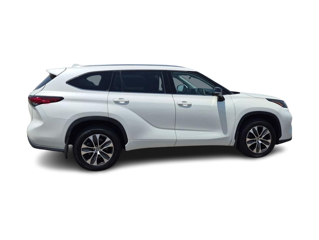 Thumbnail: 2021 Toyota Highlander - 21
