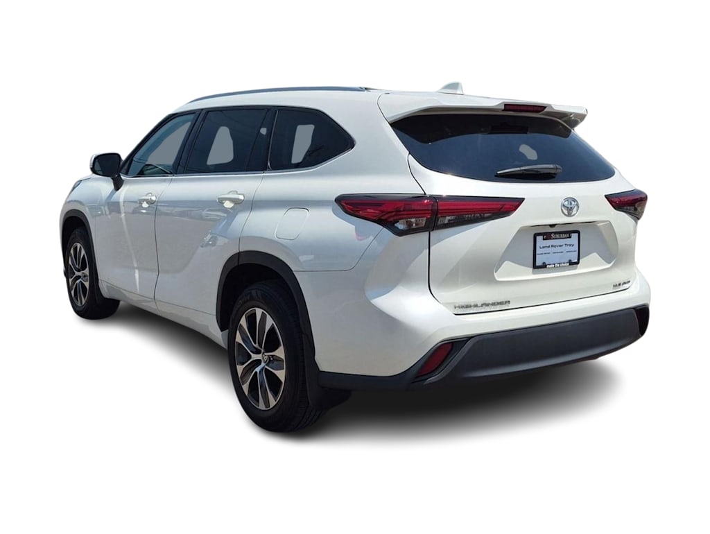 Thumbnail: 2021 Toyota Highlander - 4