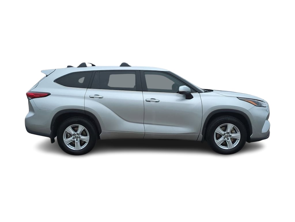 Thumbnail: 2023 Toyota Highlander - 21