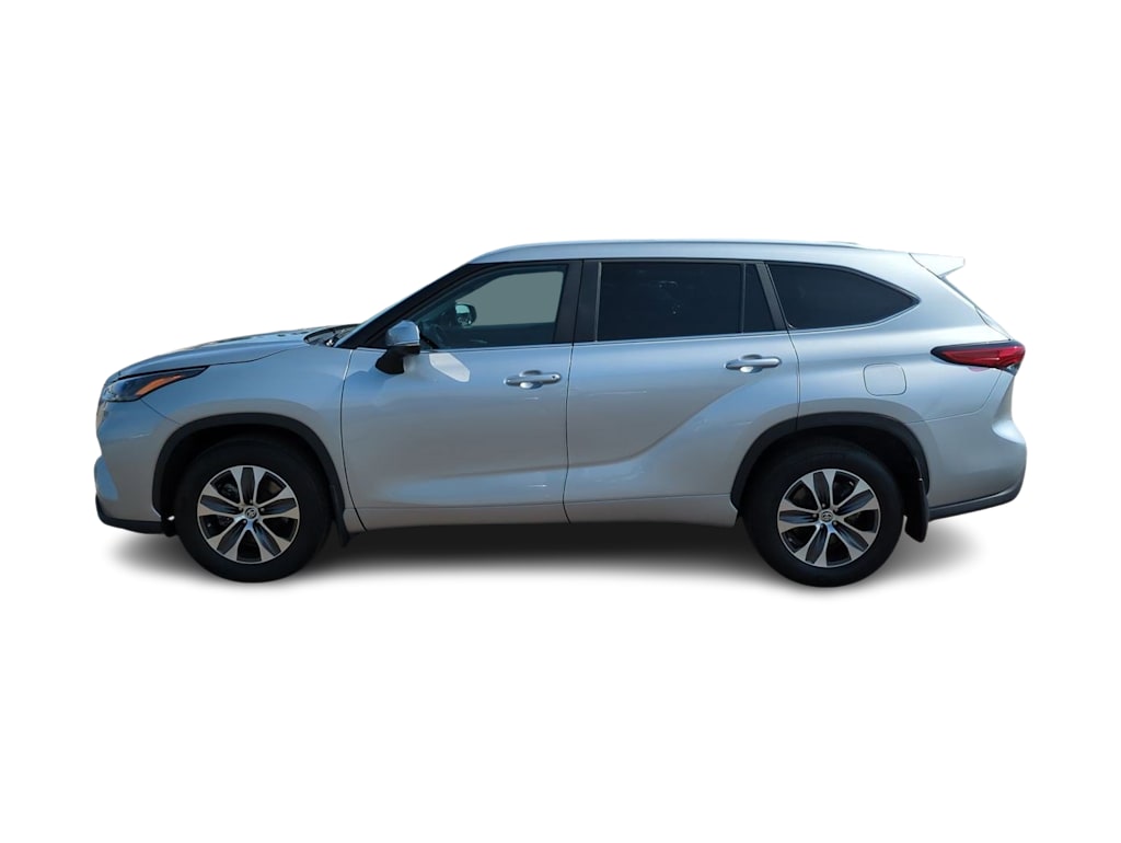 Thumbnail: 2023 Toyota Highlander - 3