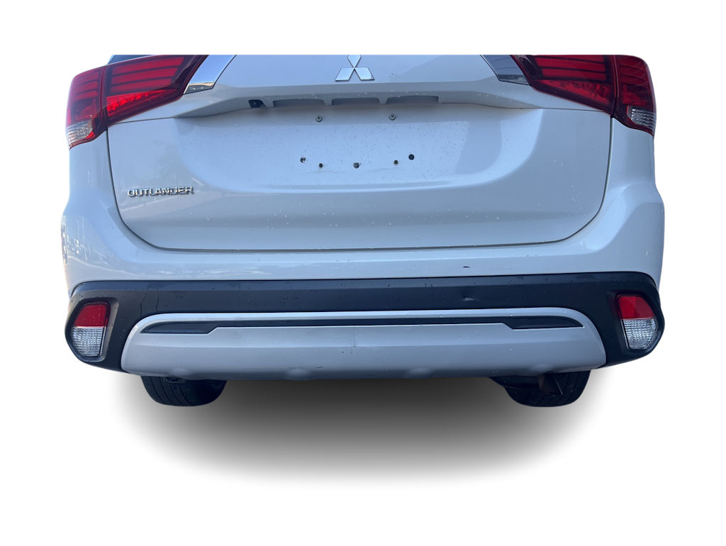 Thumbnail: 2020 Mitsubishi Outlander - 17