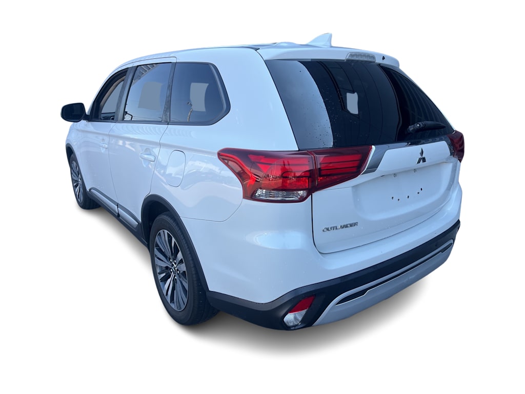 Thumbnail: 2020 Mitsubishi Outlander - 3
