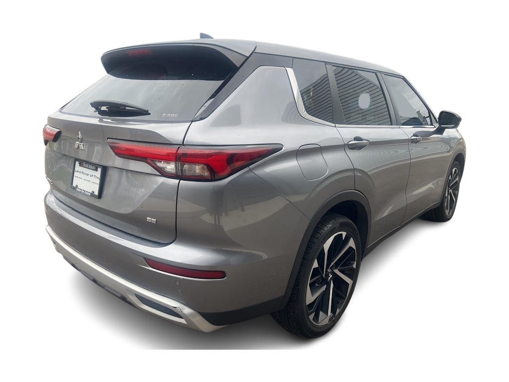 Thumbnail: 2022 Mitsubishi Outlander - 14