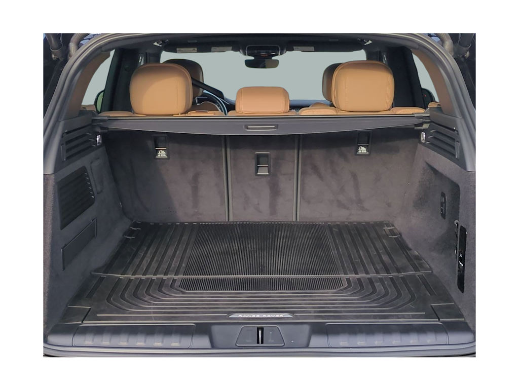 Thumbnail: 2023 Land Rover Range Rover Sport - 17