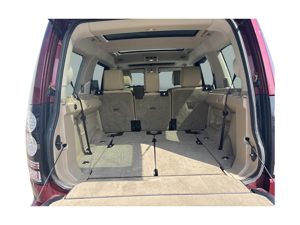 Thumbnail: 2016 Land Rover LR4 - 19