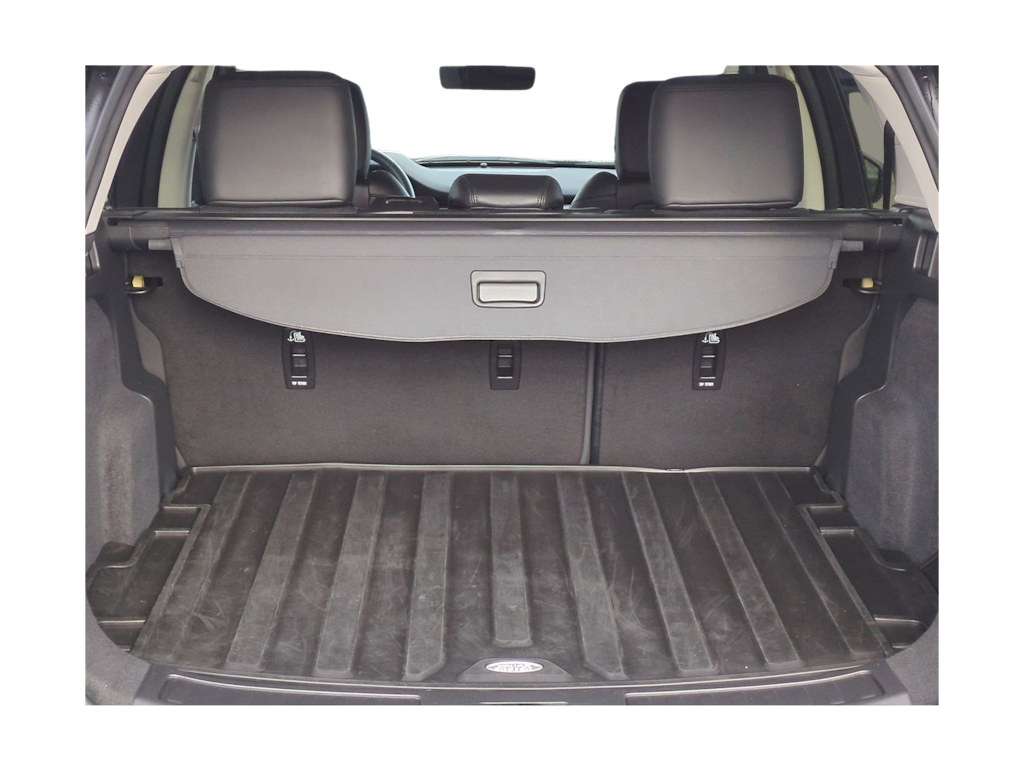 Thumbnail: 2025 Land Rover Discovery Sport - 16