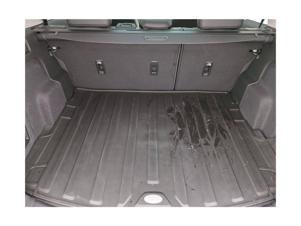 Thumbnail: 2025 Land Rover Discovery Sport - 15