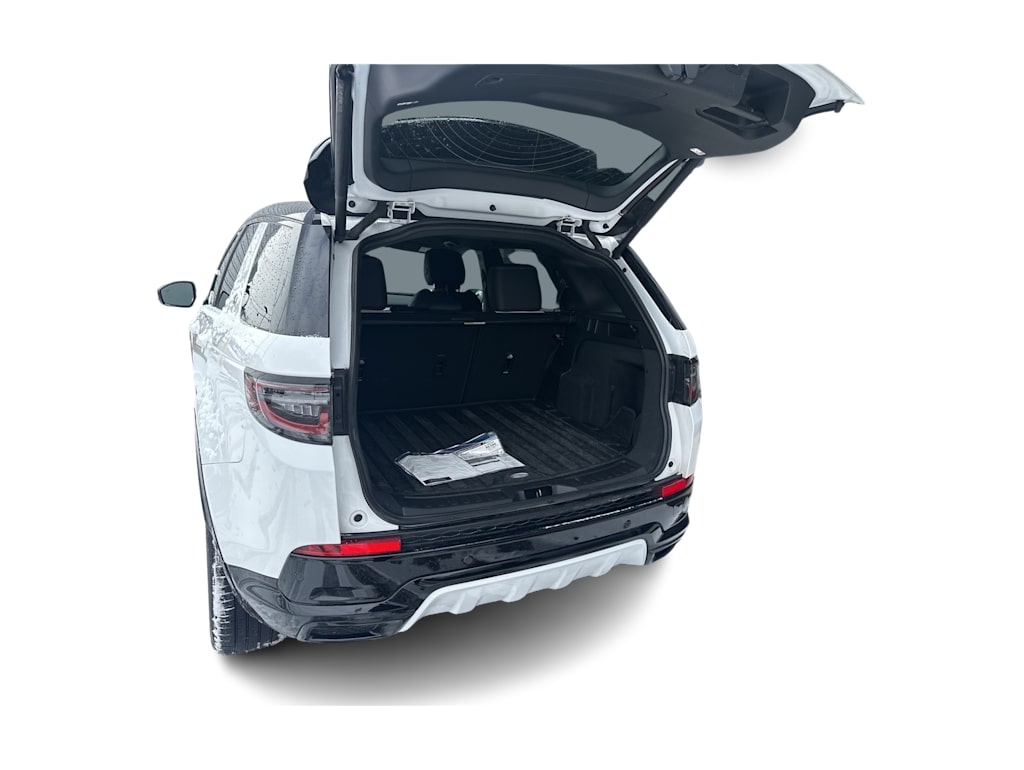 Thumbnail: 2025 Land Rover Discovery Sport - 9