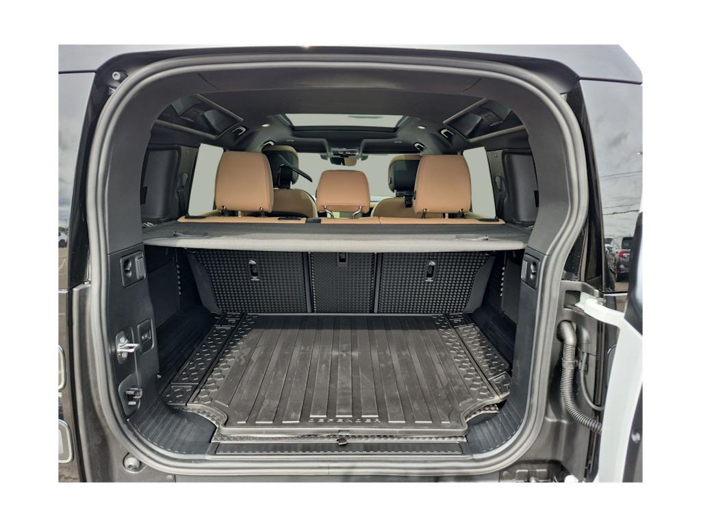 Thumbnail: 2026 Land Rover Defender - 34
