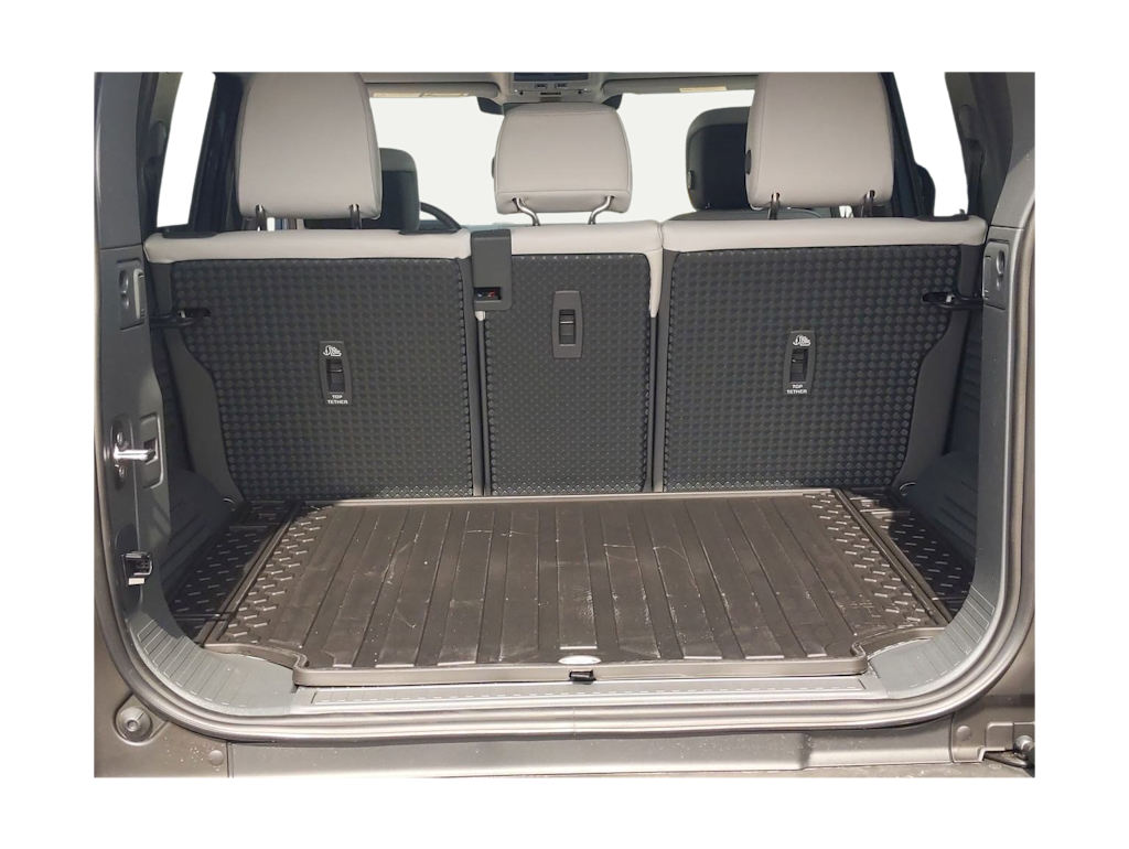 2025 Land Rover Defender 110 16