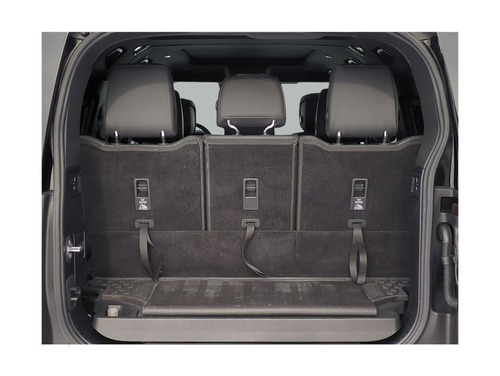 Thumbnail: 2024 Land Rover Defender - 17