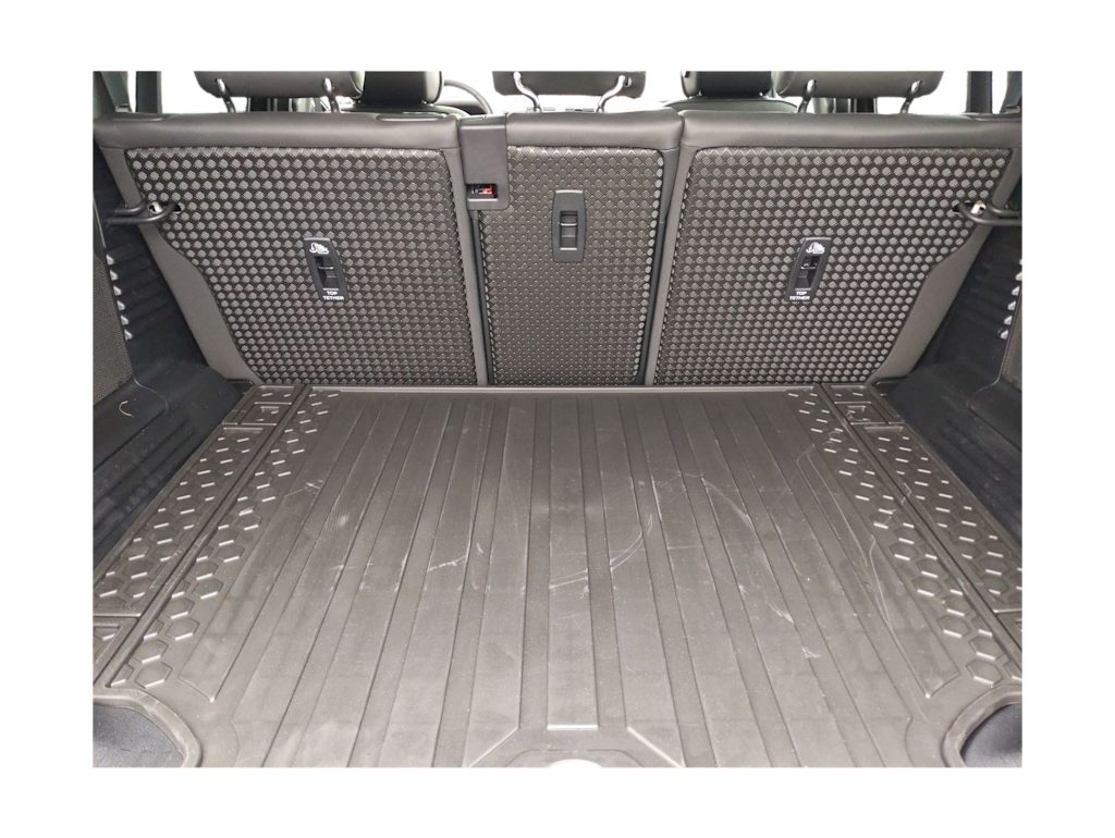 2025 Land Rover Defender 110 18