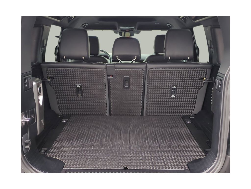 Thumbnail: 2023 Land Rover Defender - 17