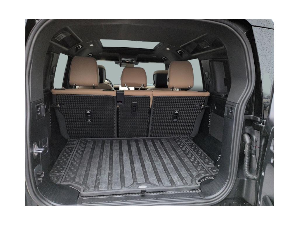 Thumbnail: 2025 Land Rover Defender - 37