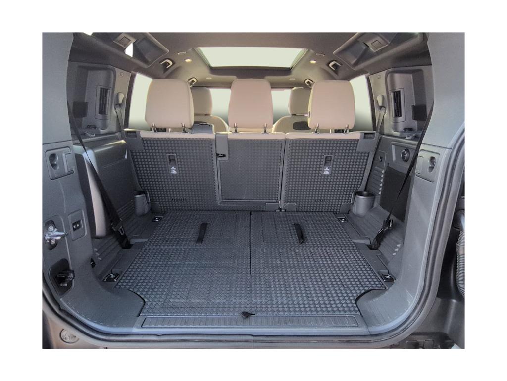 Thumbnail: 2021 Land Rover Defender - 18