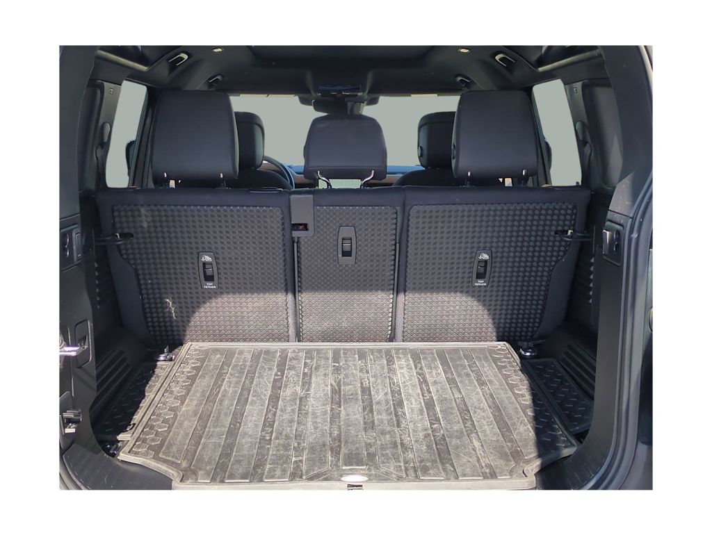 Thumbnail: 2023 Land Rover Defender - 16