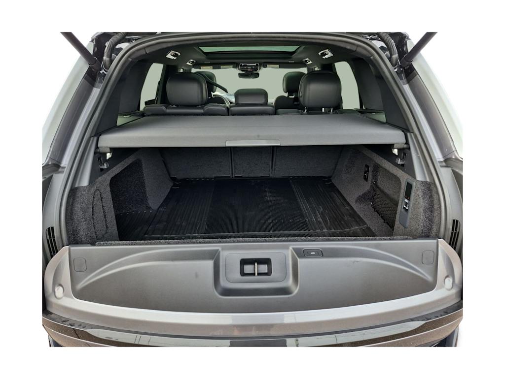 Thumbnail: 2026 Land Rover Range Rover - 16