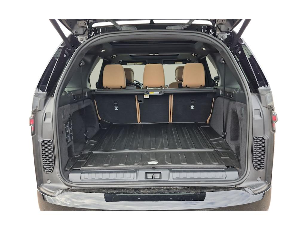 Thumbnail: 2026 Land Rover Discovery - 39