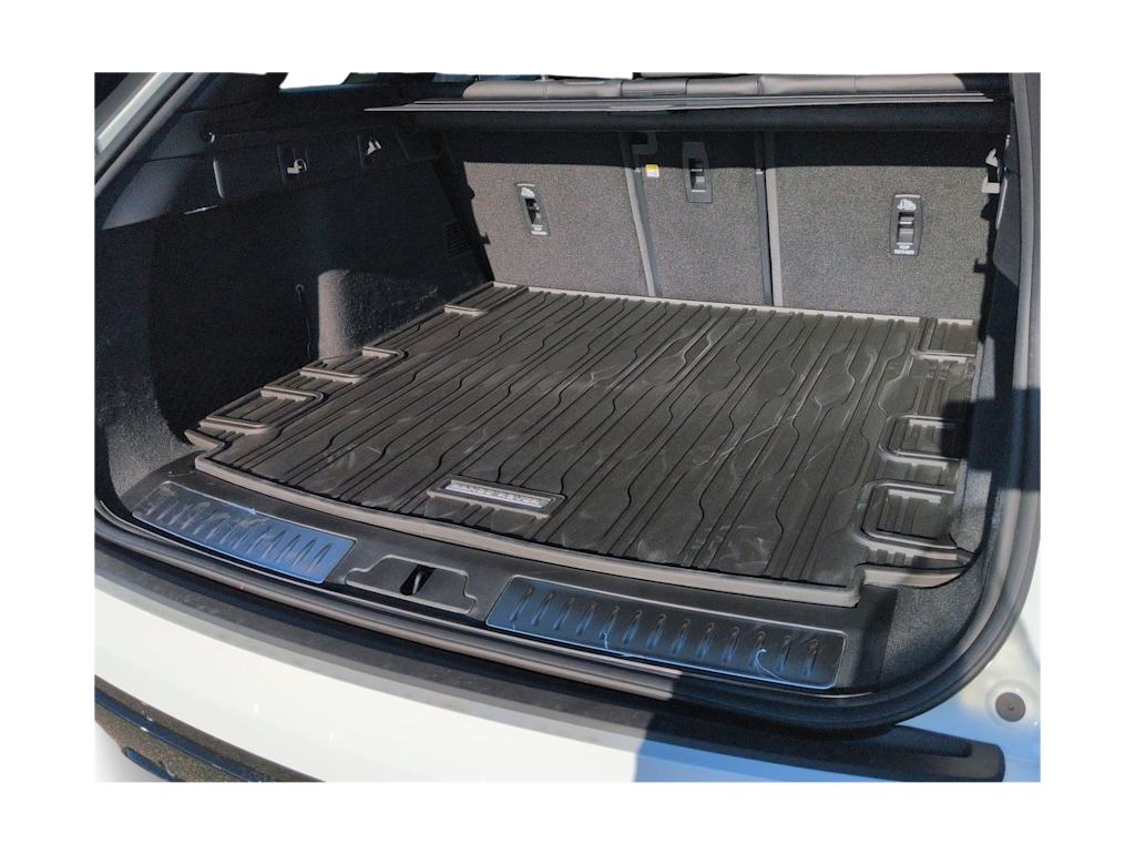 Thumbnail: 2026 Land Rover Range Rover Velar - 16