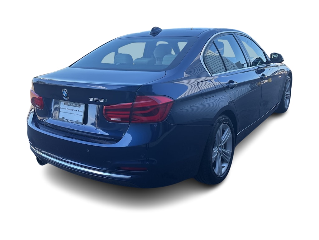 Thumbnail: 2016 BMW 3 Series - 14