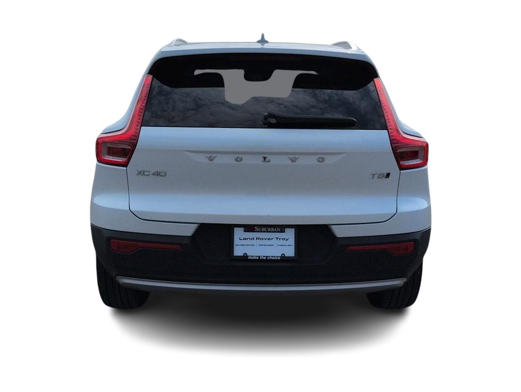 Thumbnail: 2022 Volvo XC40 - 5