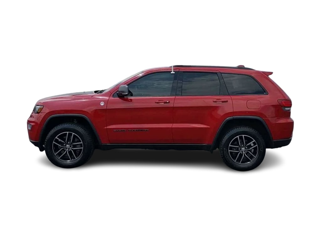Thumbnail: 2018 Jeep Grand Cherokee - 3