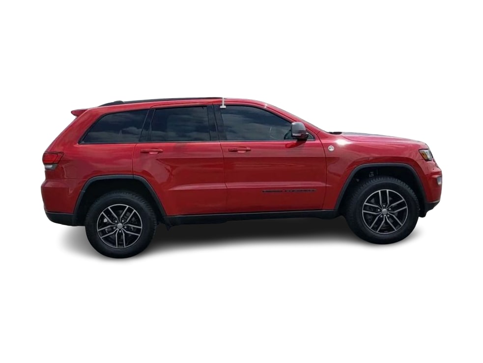 Thumbnail: 2018 Jeep Grand Cherokee - 24