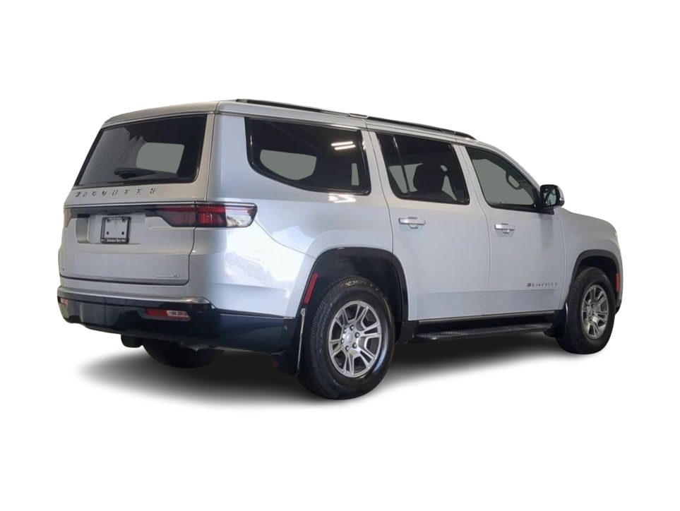 Thumbnail: 2022 Jeep Wagoneer - 21