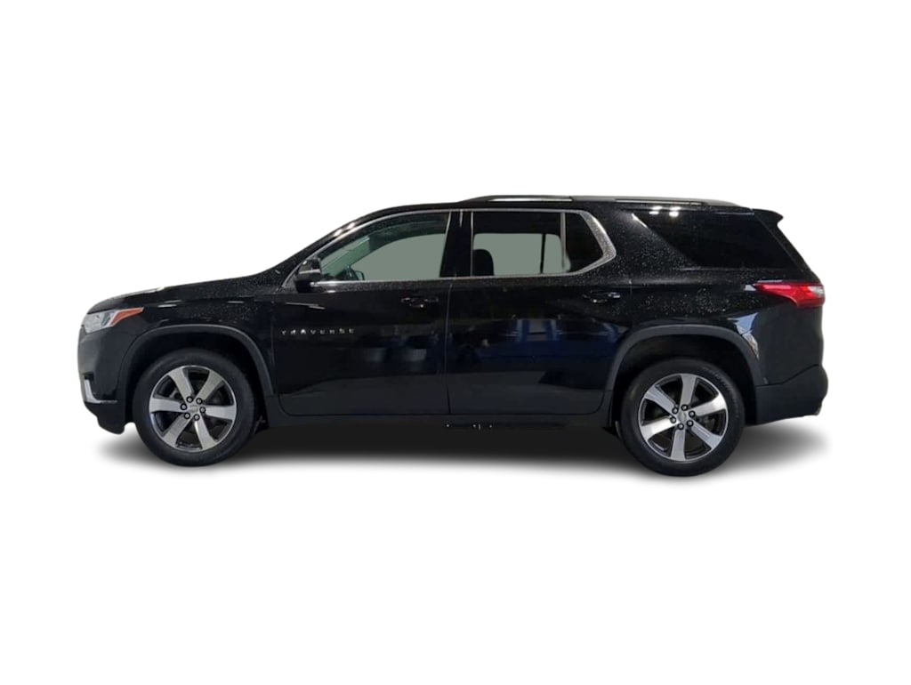 Thumbnail: 2021 Chevrolet Traverse - 3