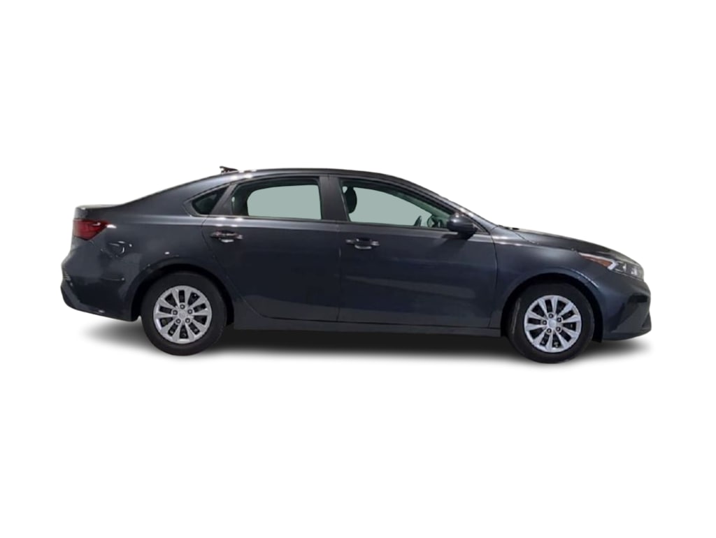 Thumbnail: 2022 Kia Forte - 22