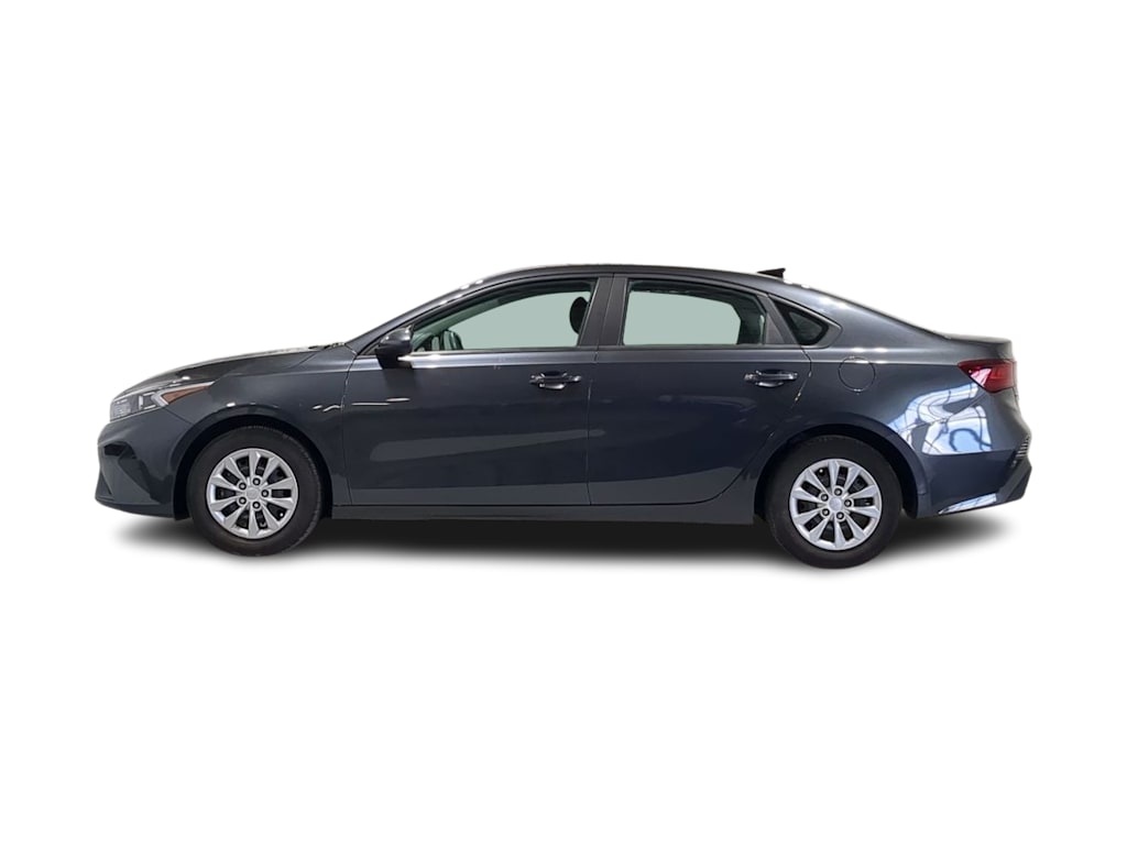 Thumbnail: 2022 Kia Forte - 23