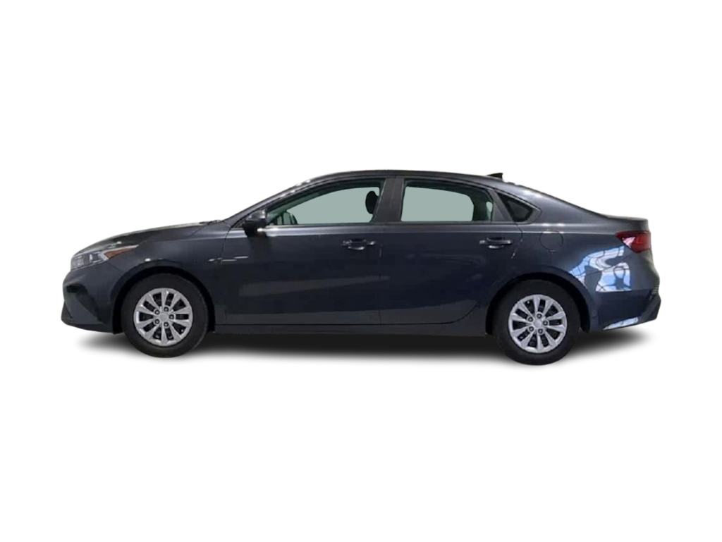 Thumbnail: 2022 Kia Forte - 3