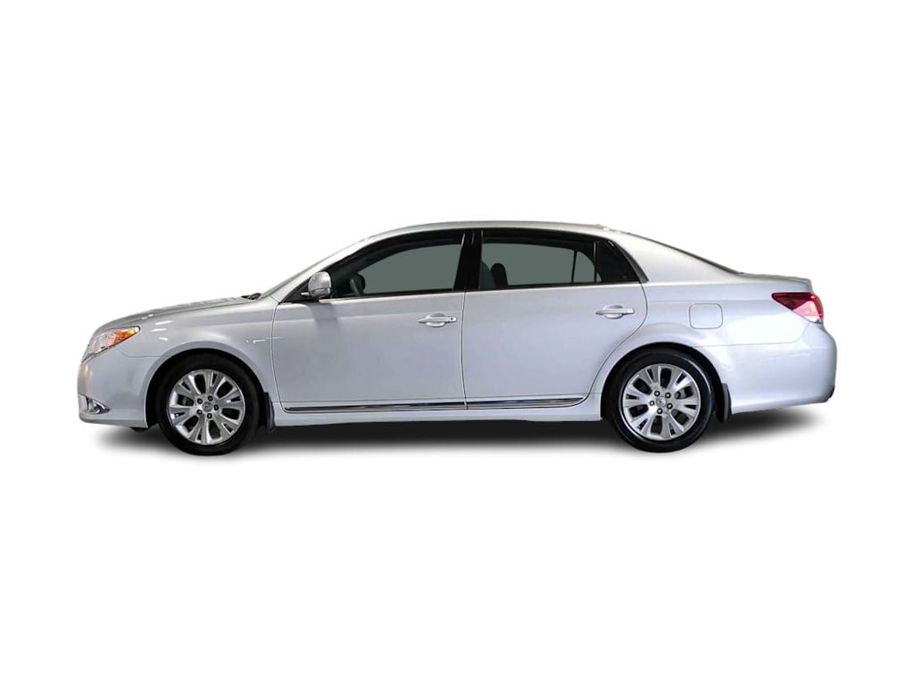 Thumbnail: 2011 Toyota Avalon - 3