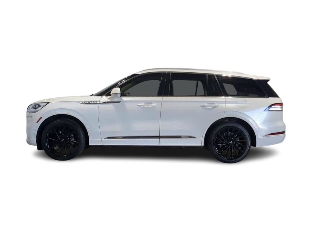 Thumbnail: 2021 Lincoln Aviator - 3