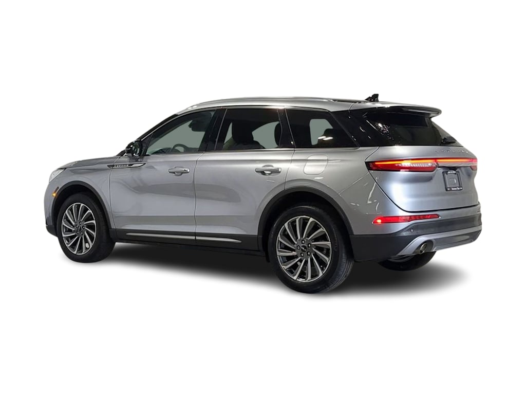 Thumbnail: 2023 Lincoln Corsair - 4