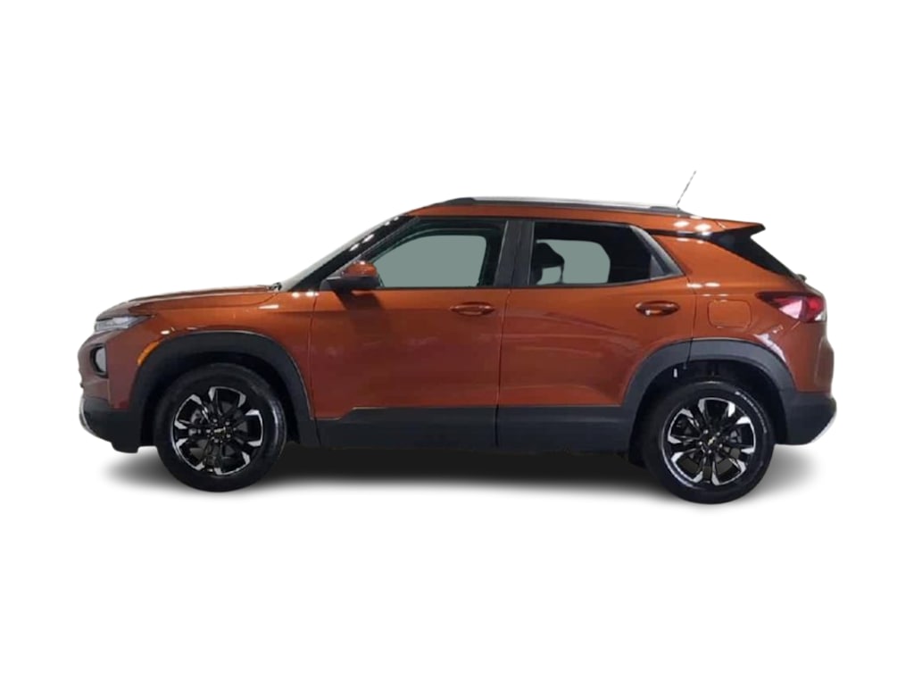 Thumbnail: 2021 Chevrolet TrailBlazer - 3