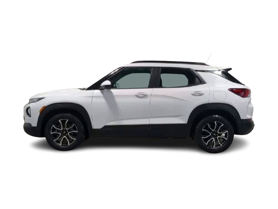 Thumbnail: 2023 Chevrolet TrailBlazer - 3
